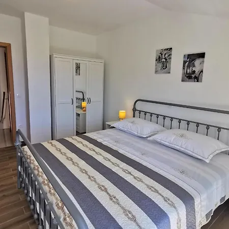 2 Bedroom Stunning In * Risika