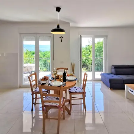 2 Bedroom Stunning In Risika