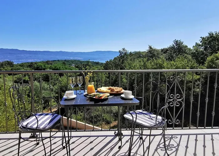 2 Bedroom Stunning In *