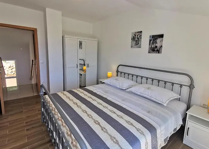 2 Bedroom Stunning In * 里斯卡