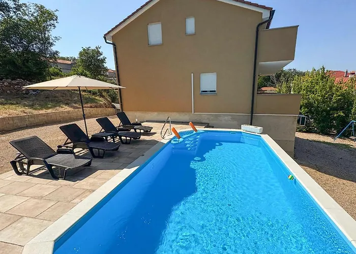 2 Bedroom Stunning In * 里斯卡