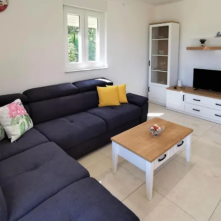 2 Bedroom Stunning In * Risika