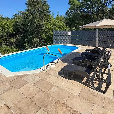 2 Bedroom Stunning In Risika